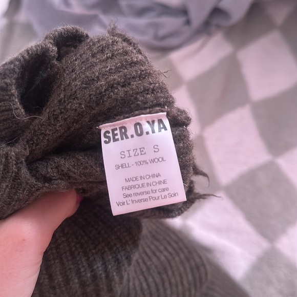 Devin Sweater in Olive Wool
SER.O.YA - Picture 4 of 4